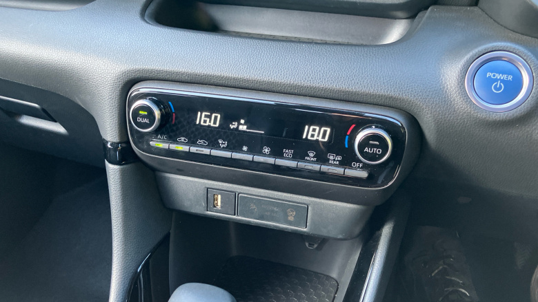 Toyota Yaris 1.5 Hybrid Dynamic 5dr CVT [City Pack] Hybrid Hatchback